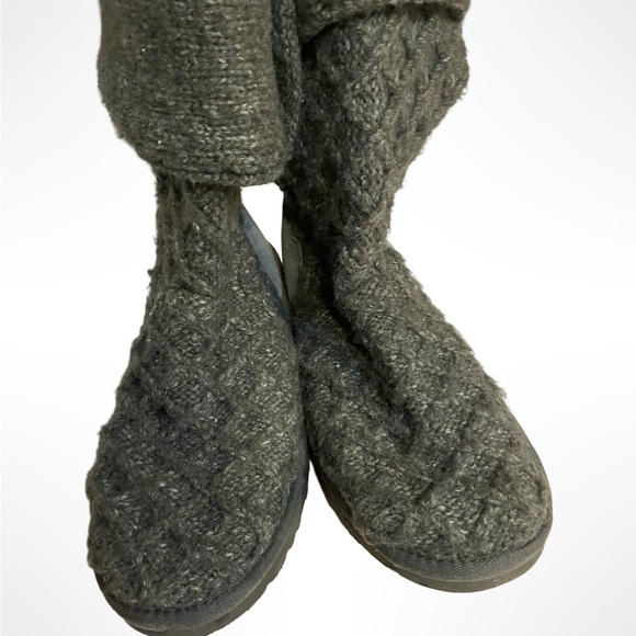 UGG boots Cardy Knit Lattice Design women’s size 9 - Picture 2 of 5